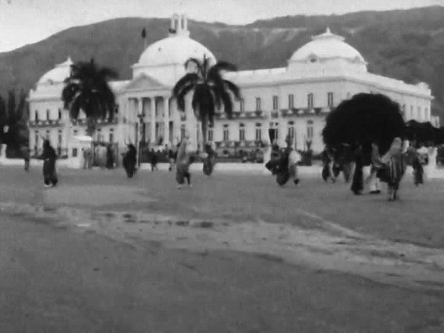 神怪的骑马人：活着的海地天神剧照的剧照