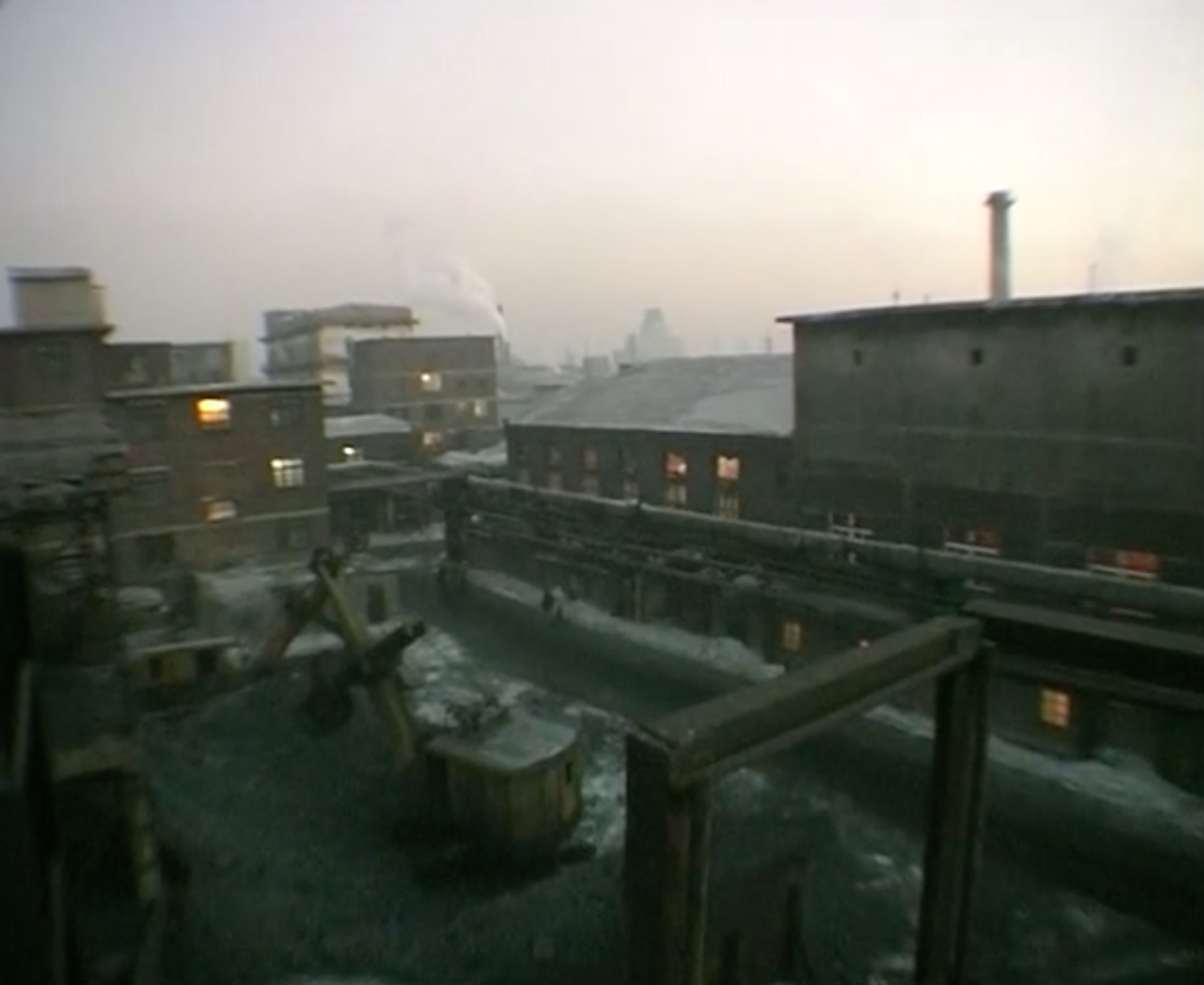 铁西区第一部分：工厂剧照的剧照