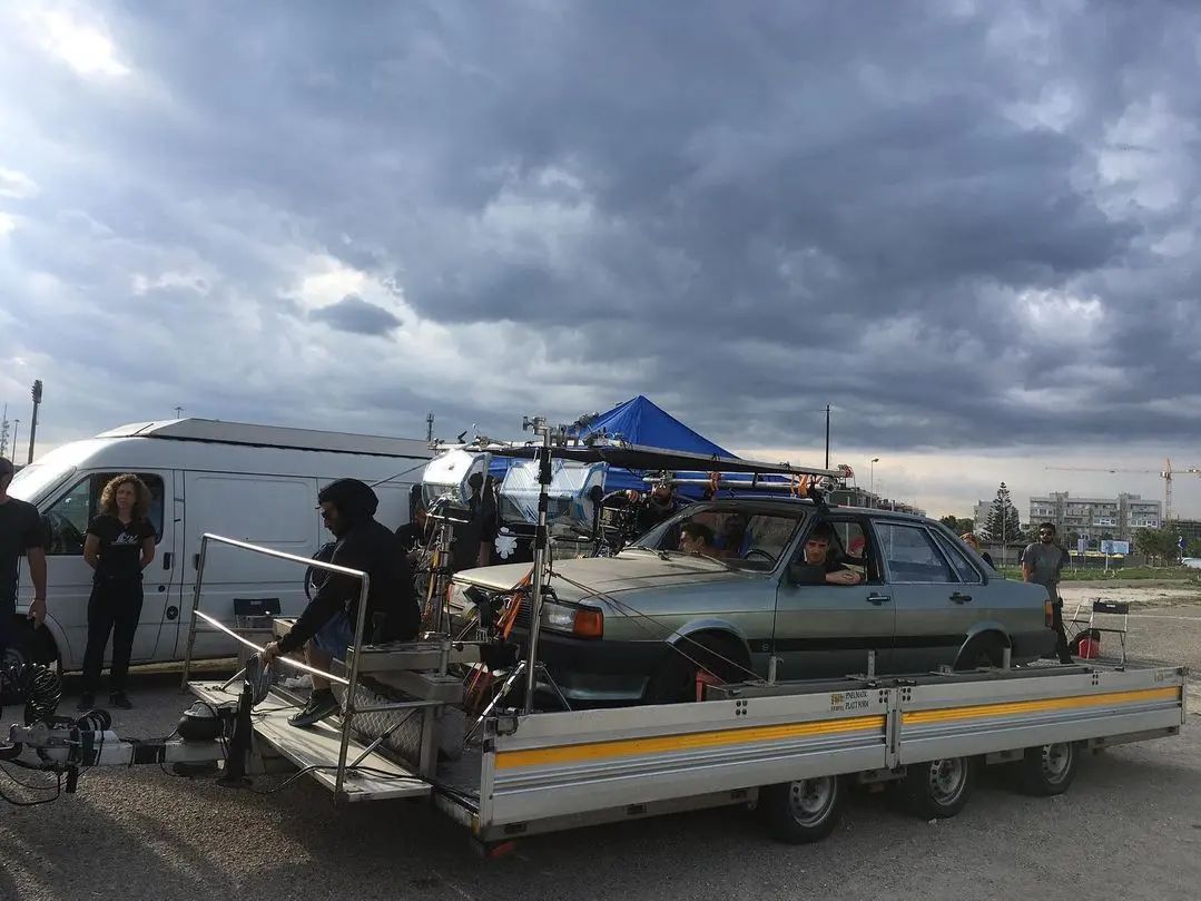 有答案的男子剧照的剧照