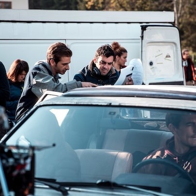 有答案的男子剧照的剧照