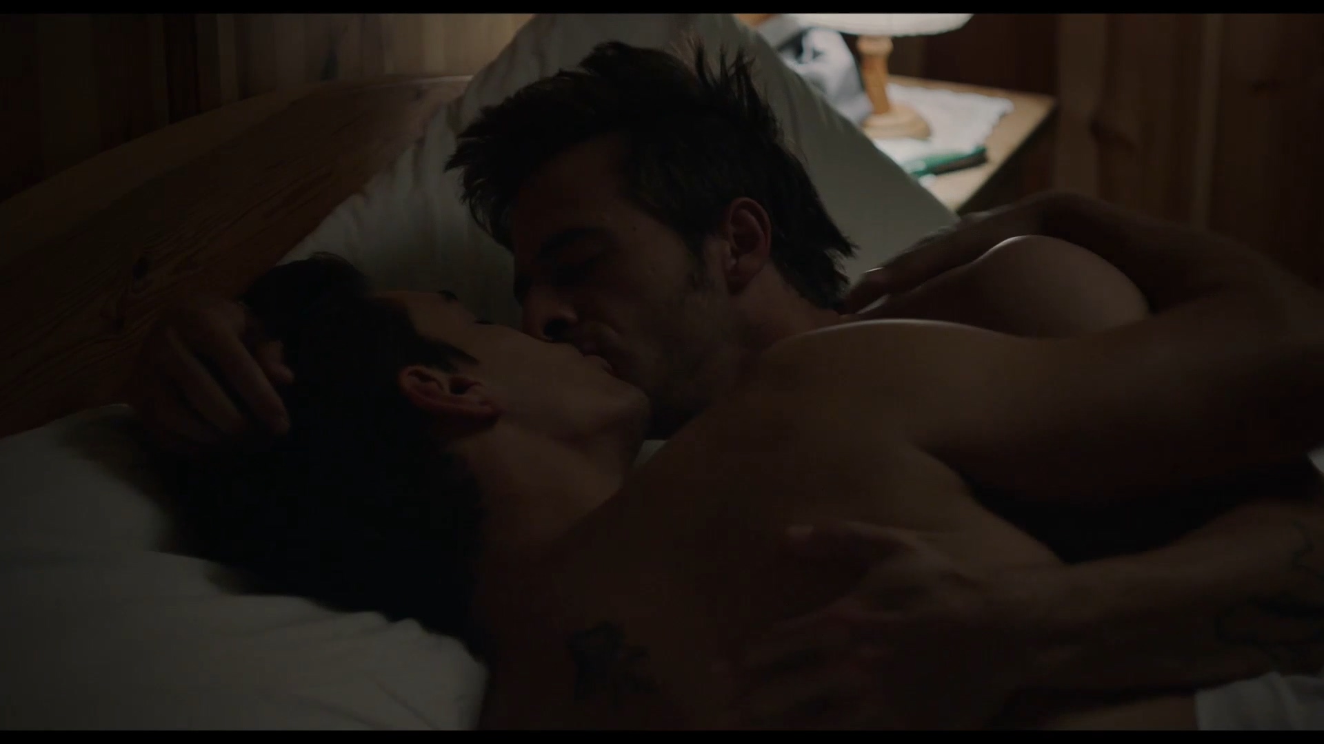 有答案的男子剧照的剧照