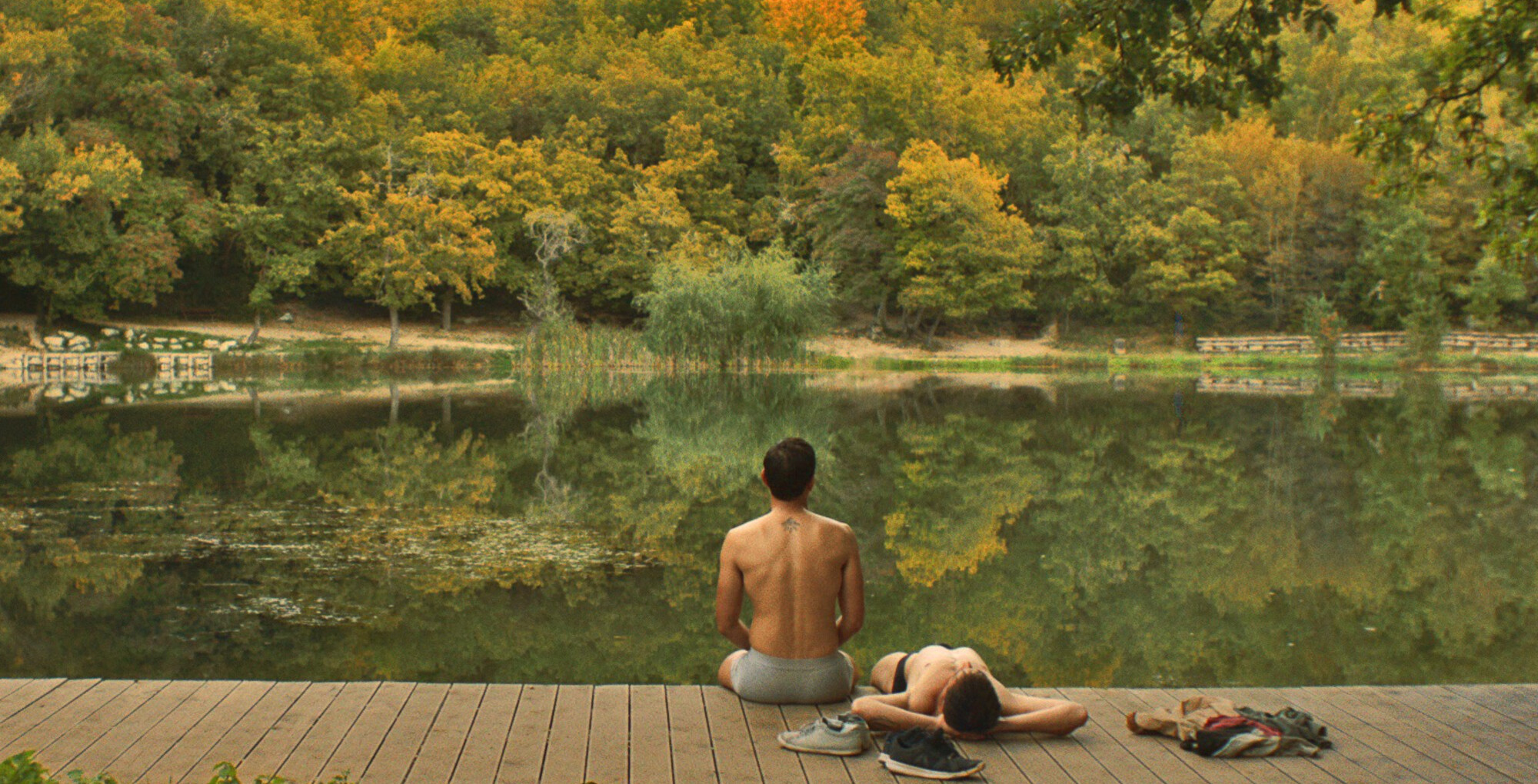 有答案的男子剧照的剧照