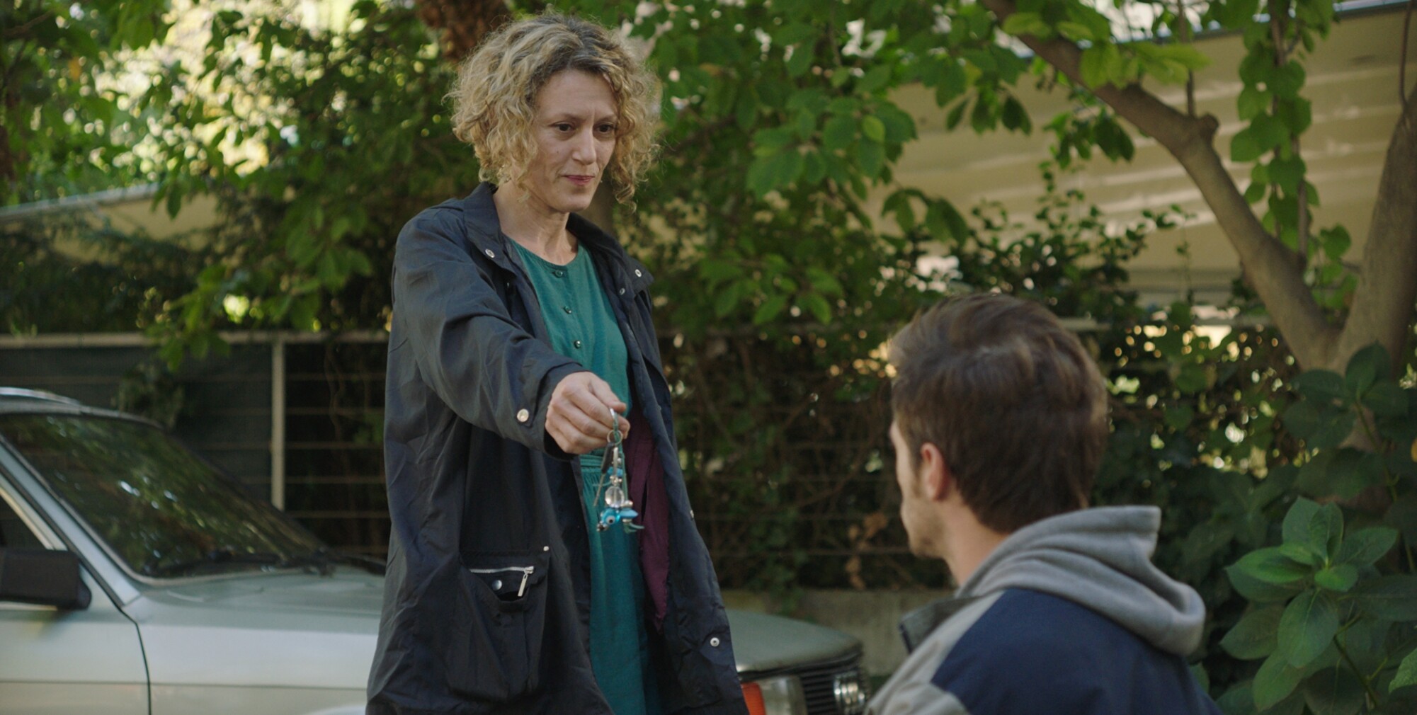 有答案的男子剧照的剧照