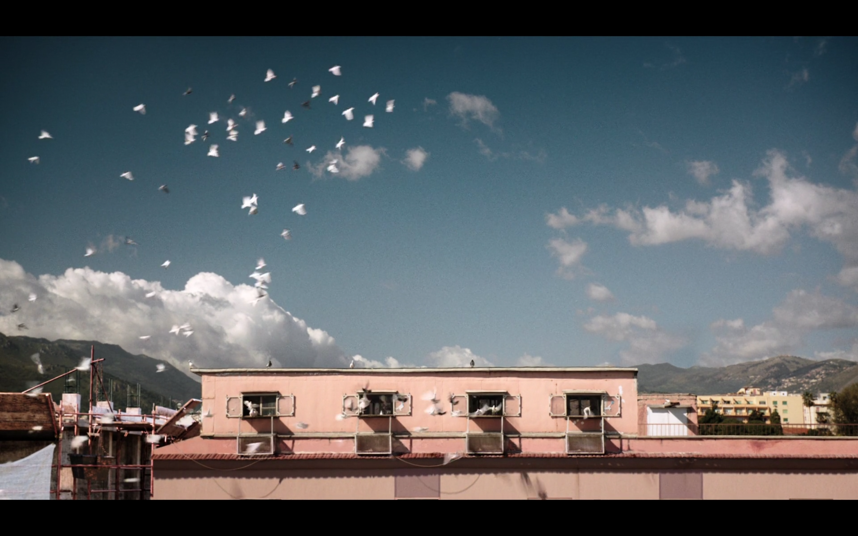 马卡卢索往事剧照的剧照