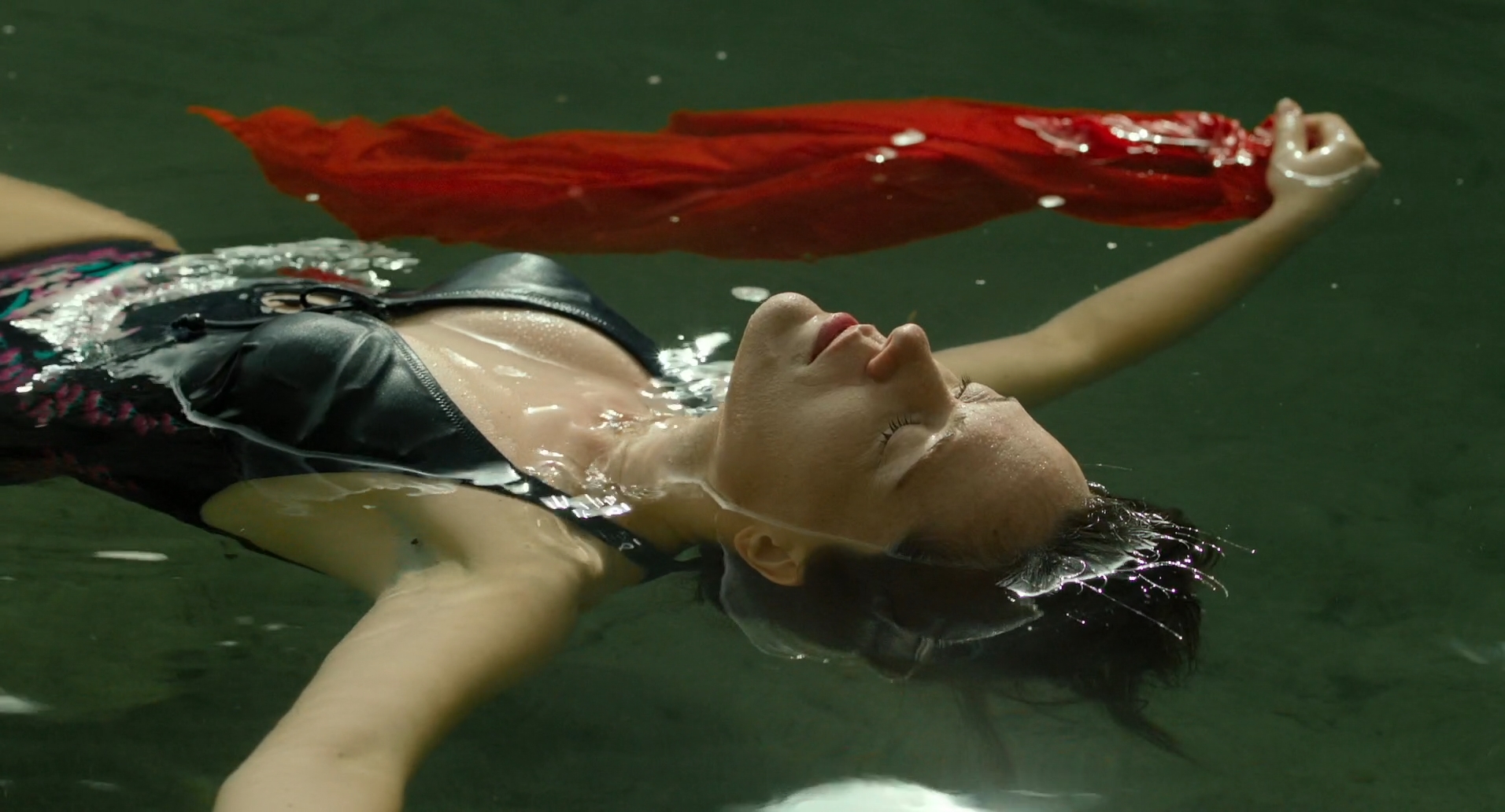 八月处子剧照的剧照