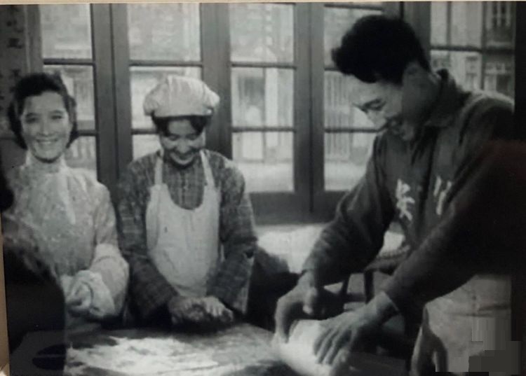 今天我休息剧照的剧照