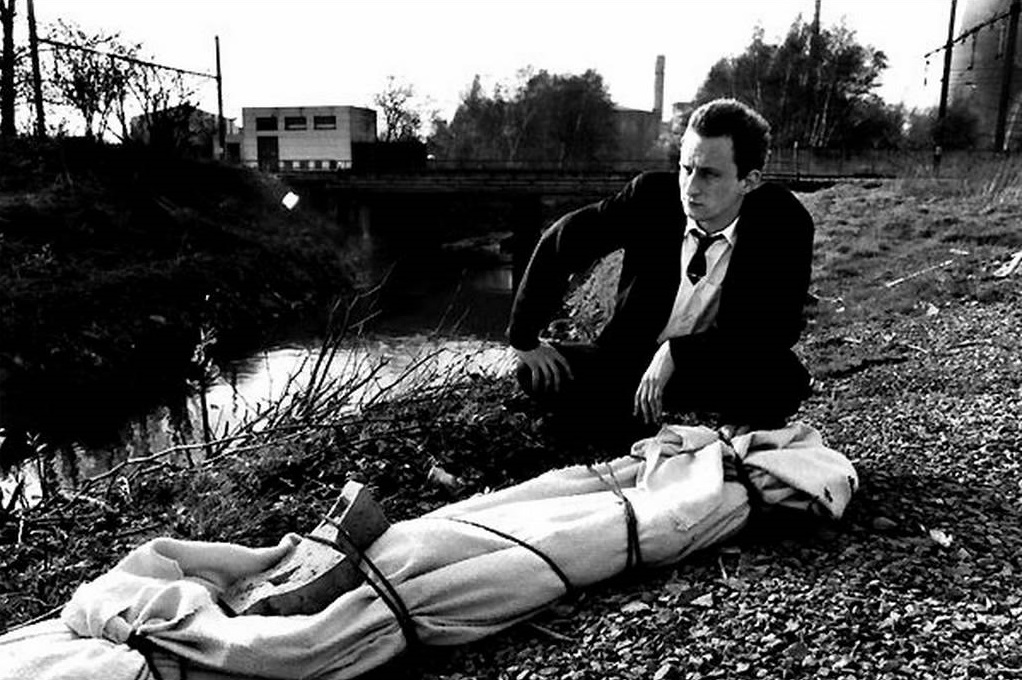 人咬狗剧照的剧照