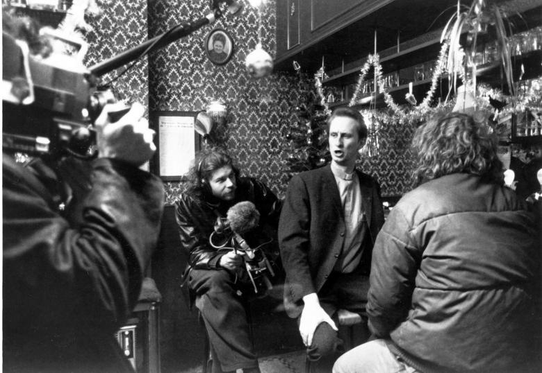 人咬狗剧照的剧照