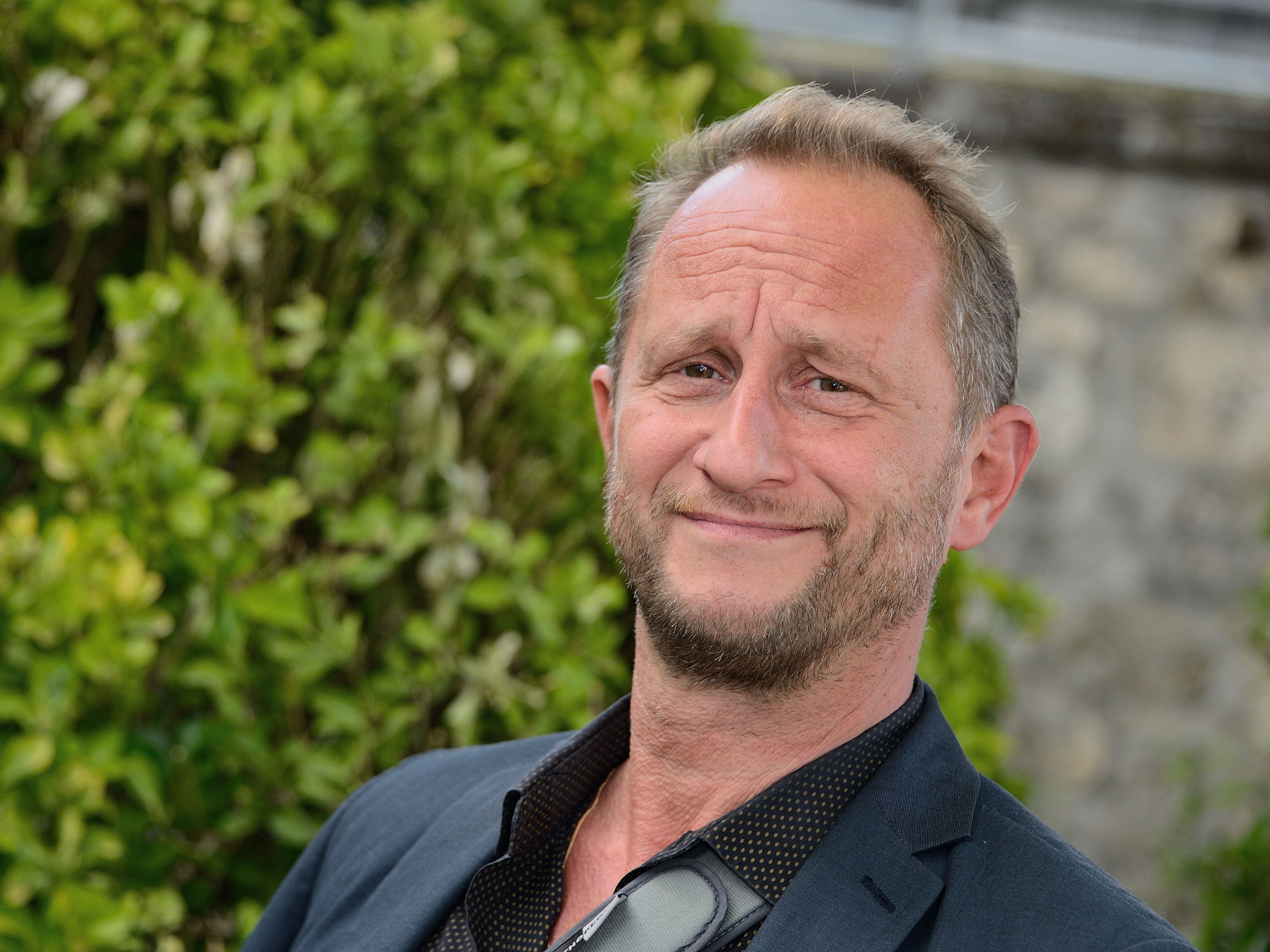 人咬狗剧照的剧照