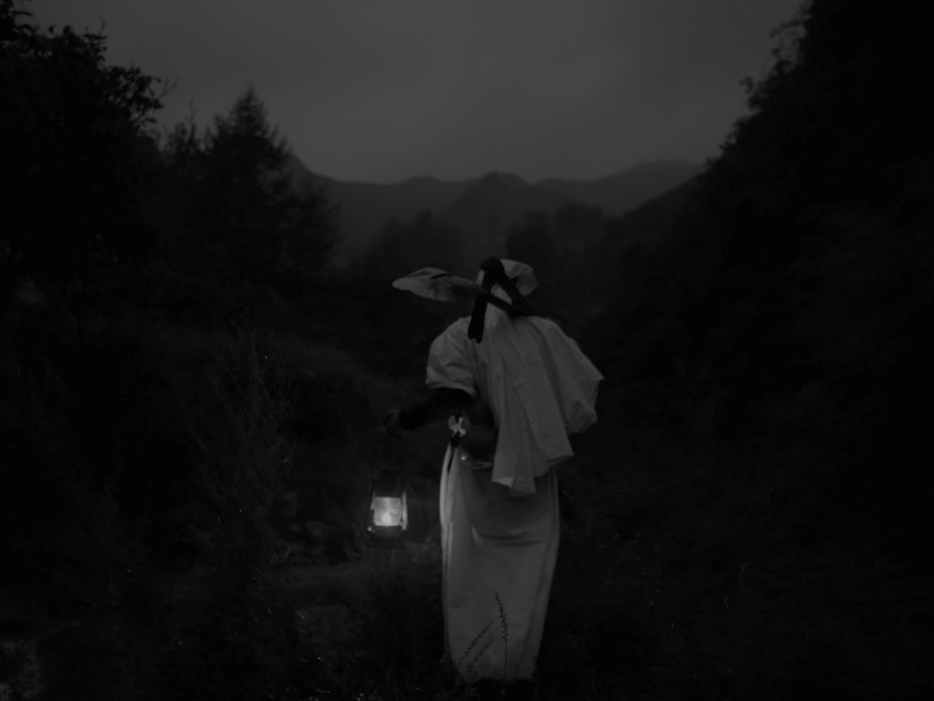 一个人的葬礼剧照的剧照