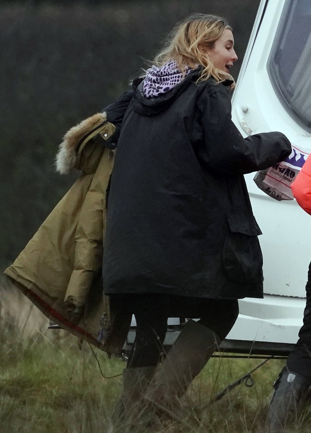 援助剧照的剧照