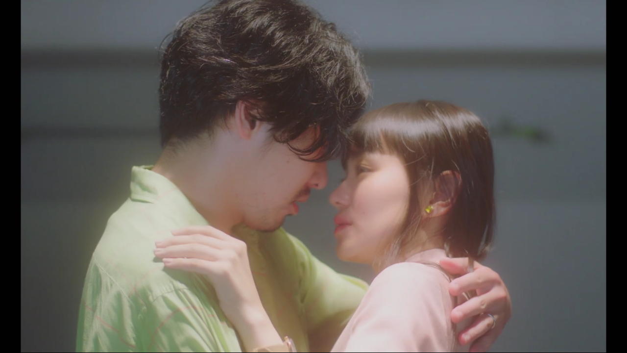 老师，您能坐在我旁边吗？剧照的剧照