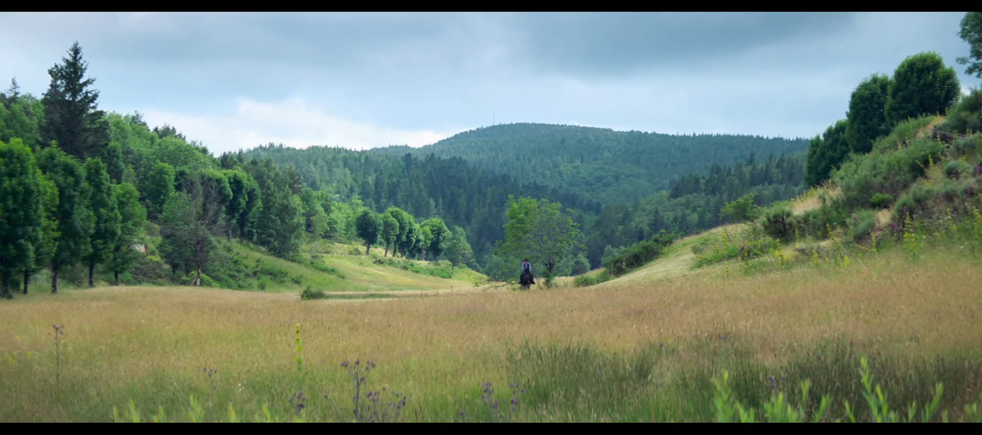 塞文山脉的安东万剧照的剧照