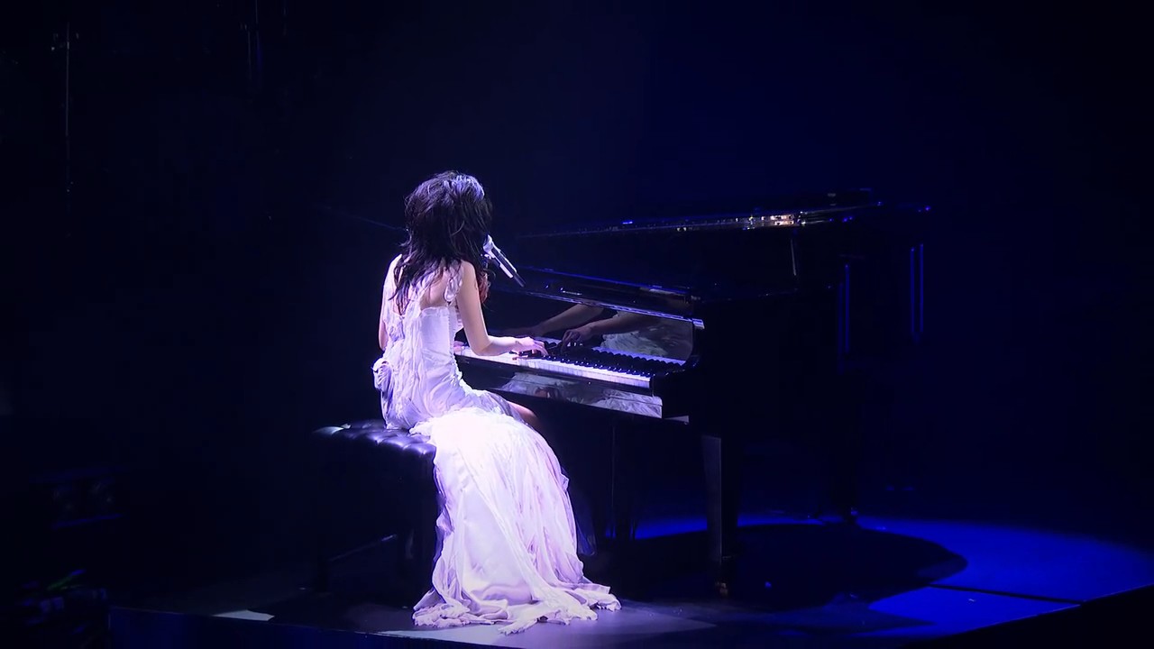 邓紫棋：XXX.Live巡演剧照的剧照