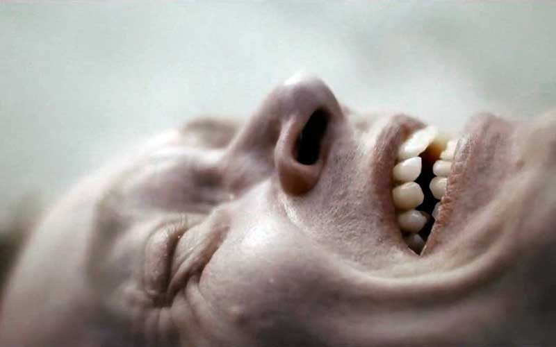 一个不愿观看《泰坦尼克号》的盲人剧照的剧照