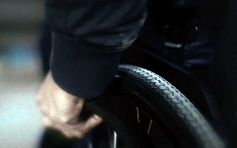 一个不愿观看《泰坦尼克号》的盲人剧照的剧照