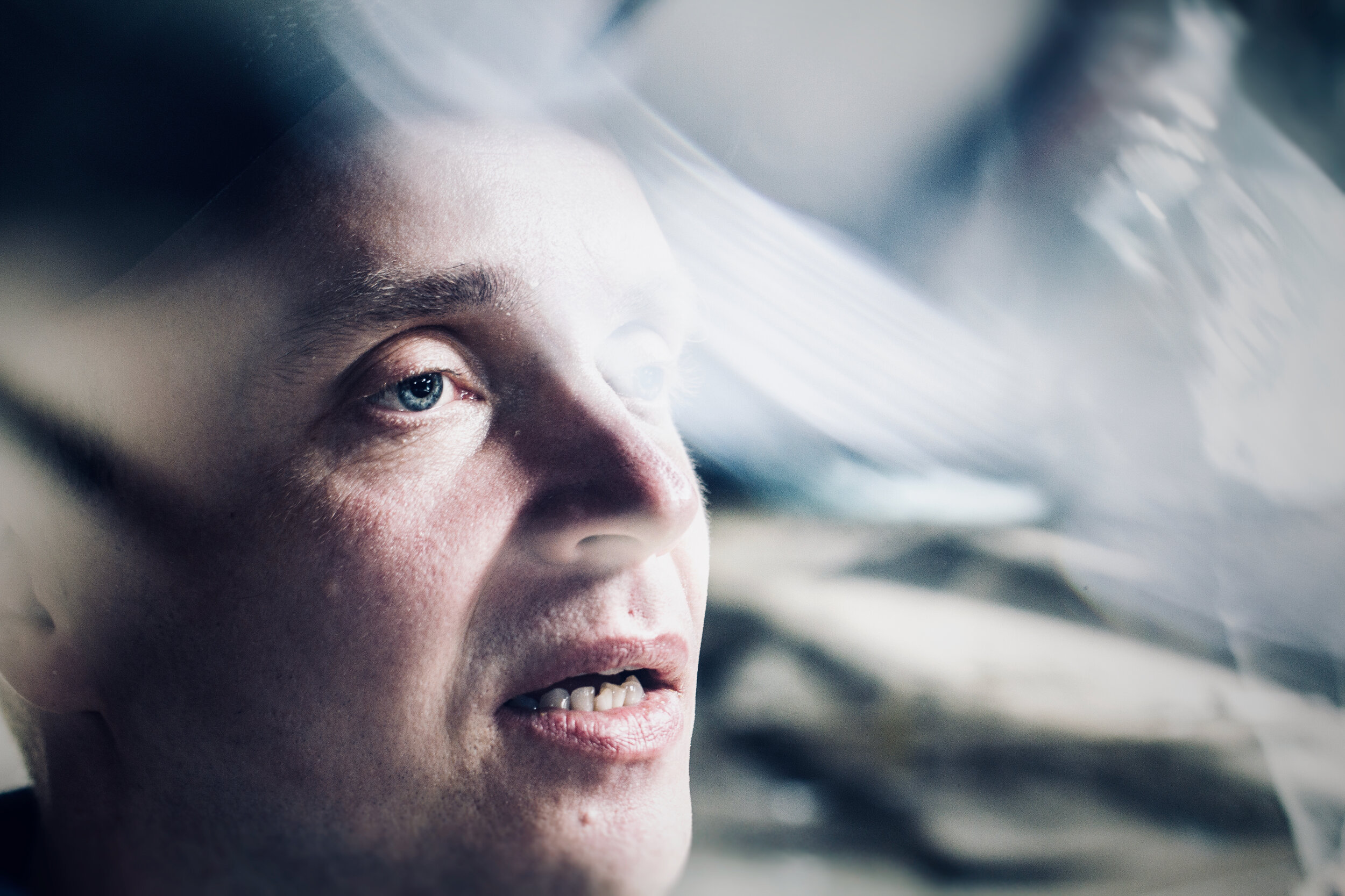 一个不愿观看《泰坦尼克号》的盲人剧照的剧照