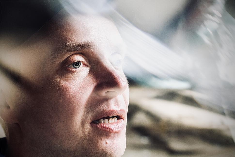 一个不愿观看《泰坦尼克号》的盲人剧照的剧照