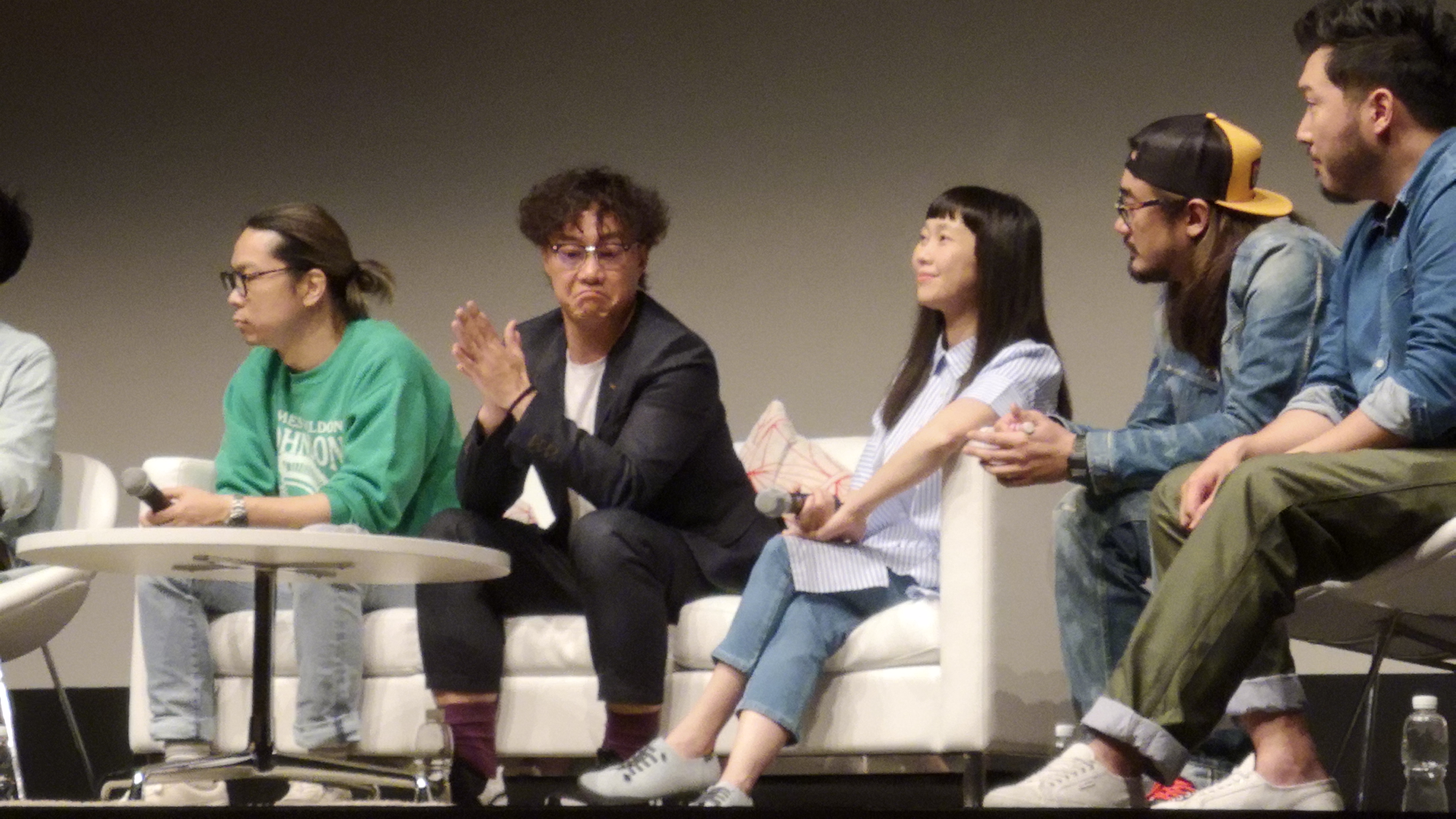 L.O.V.E in F.R.A.M.E.S剧照的剧照