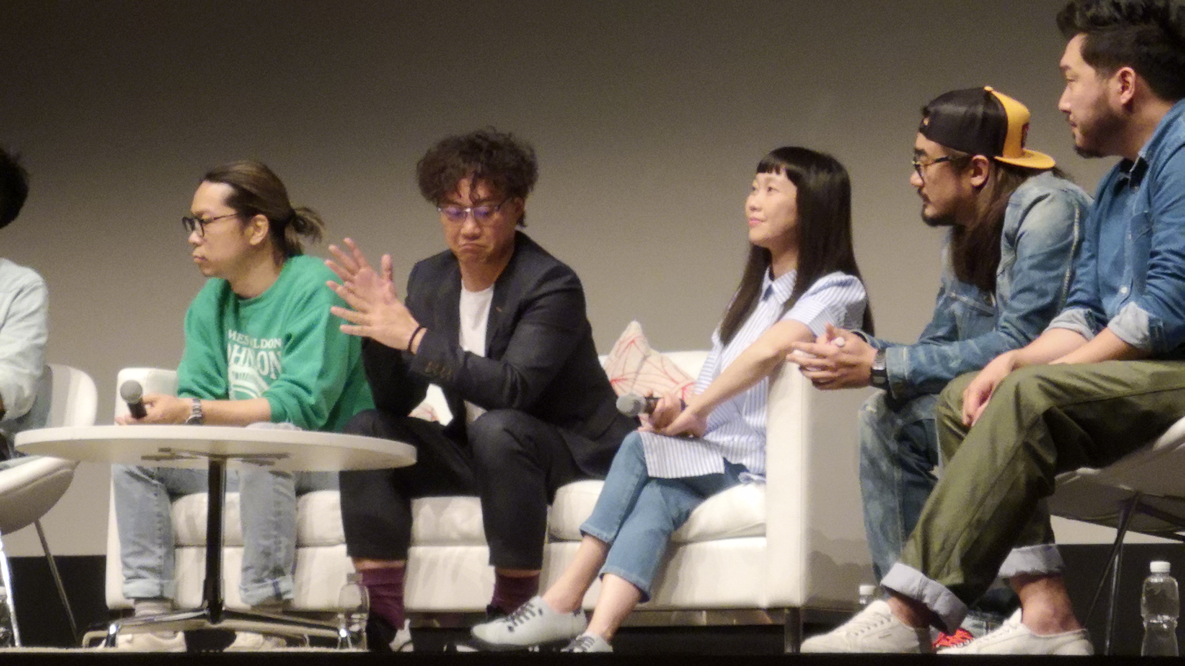 L.O.V.E in F.R.A.M.E.S剧照的剧照