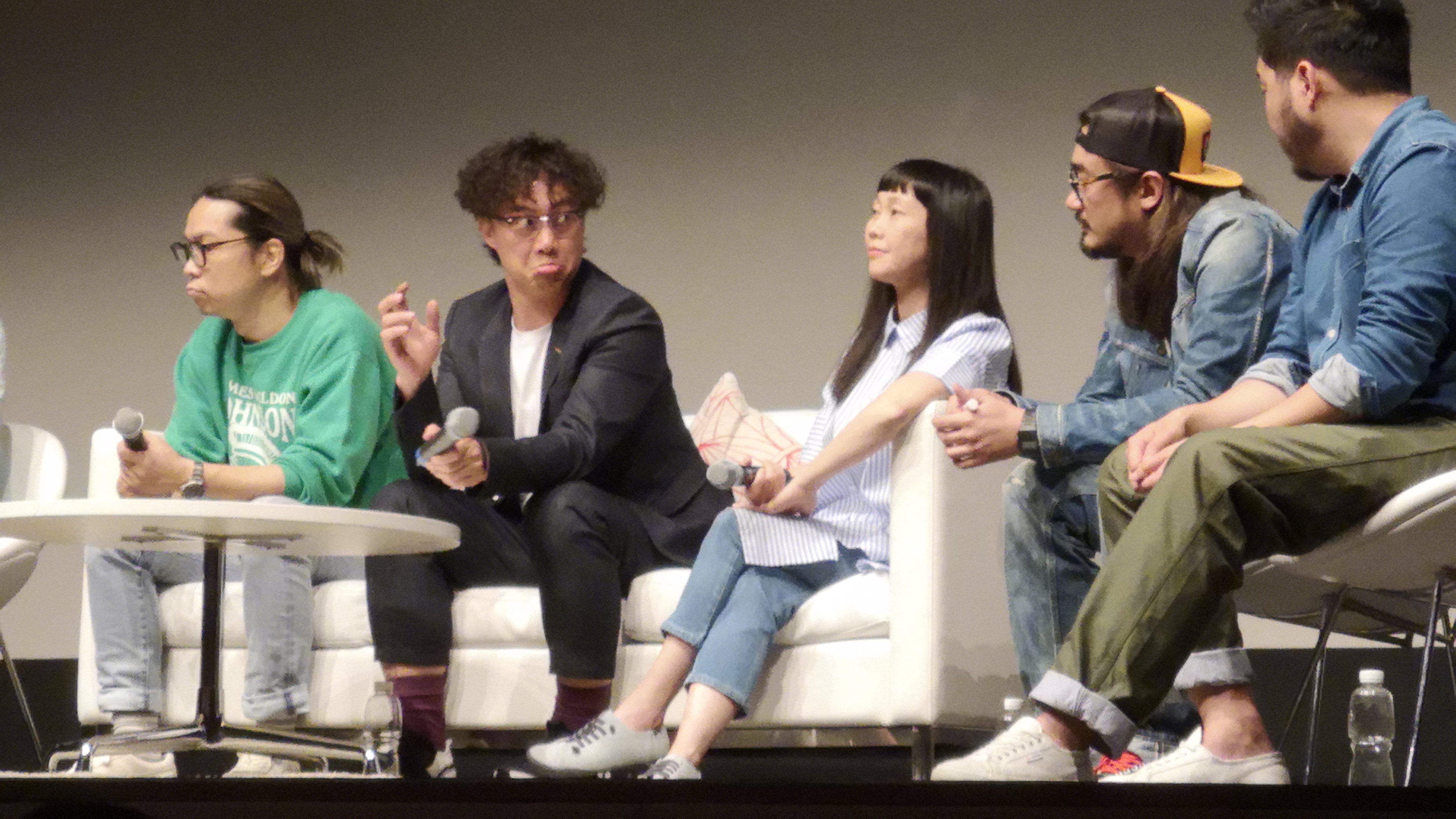 L.O.V.E in F.R.A.M.E.S剧照的剧照