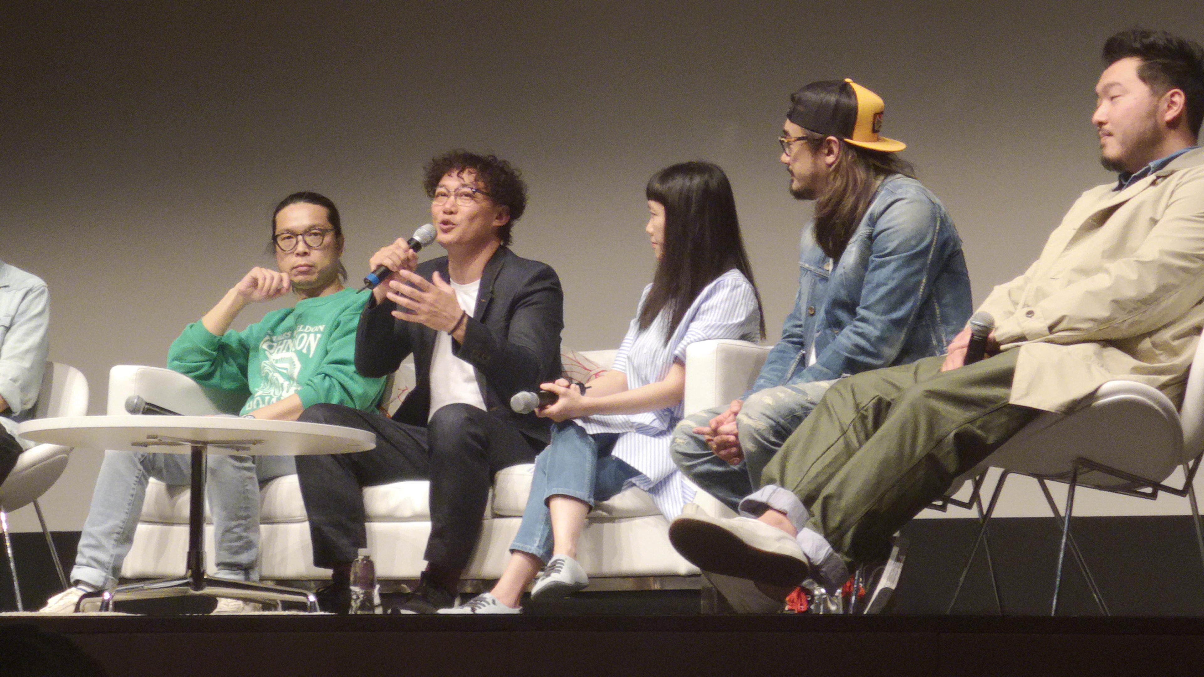 L.O.V.E in F.R.A.M.E.S剧照的剧照