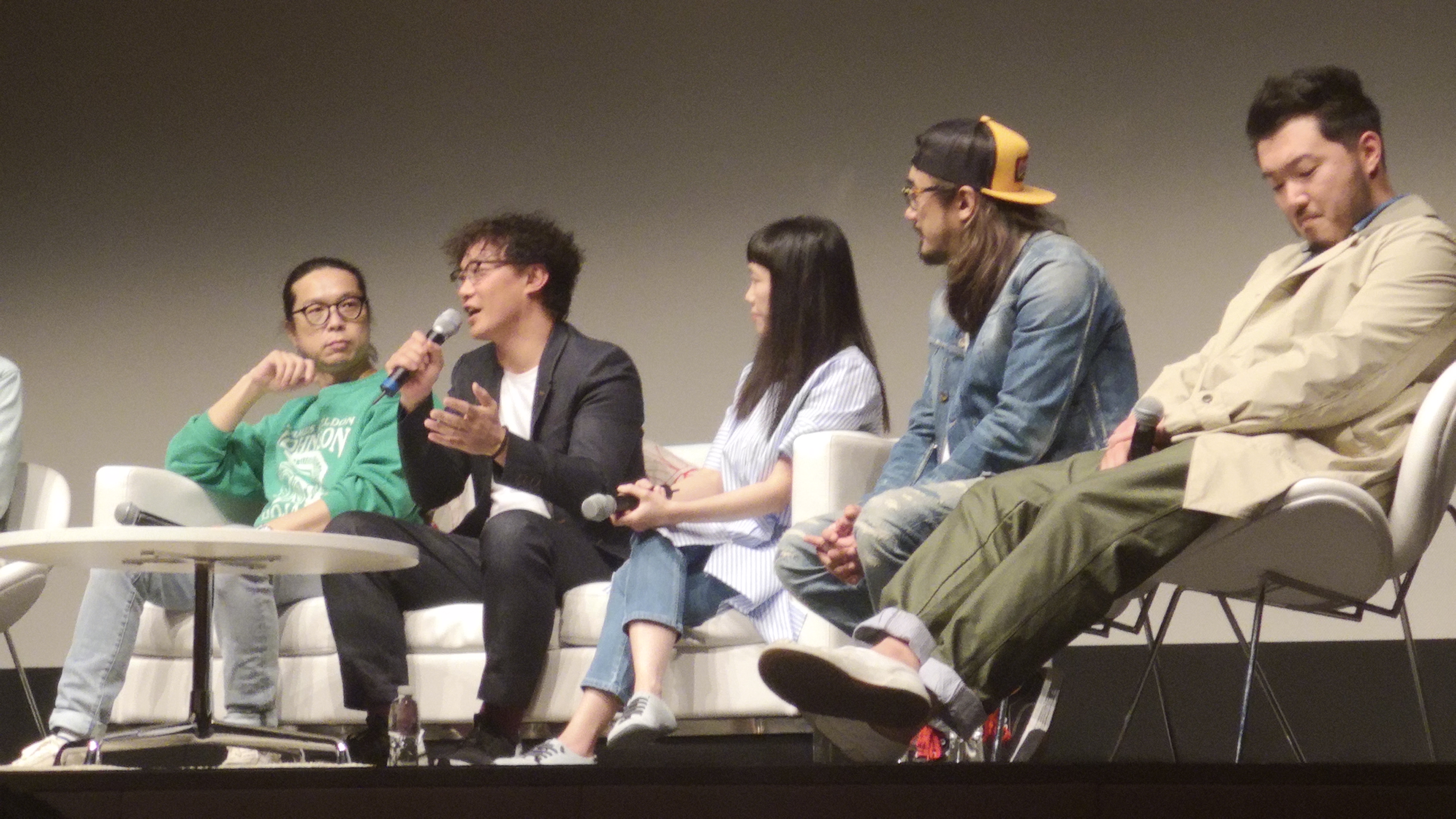 L.O.V.E in F.R.A.M.E.S剧照的剧照