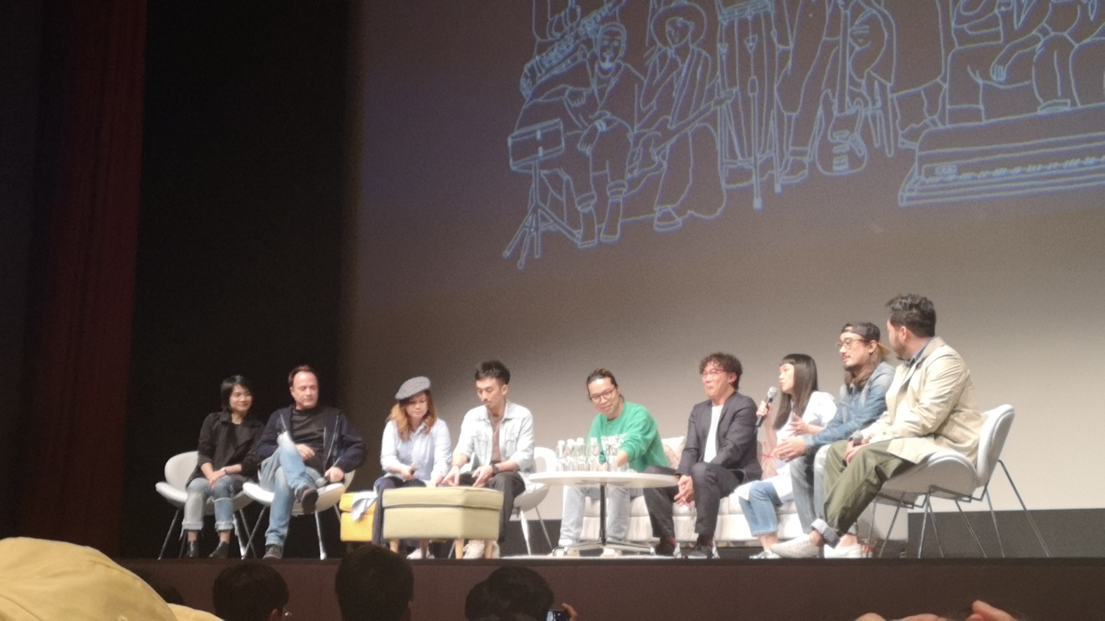 L.O.V.E in F.R.A.M.E.S剧照的剧照