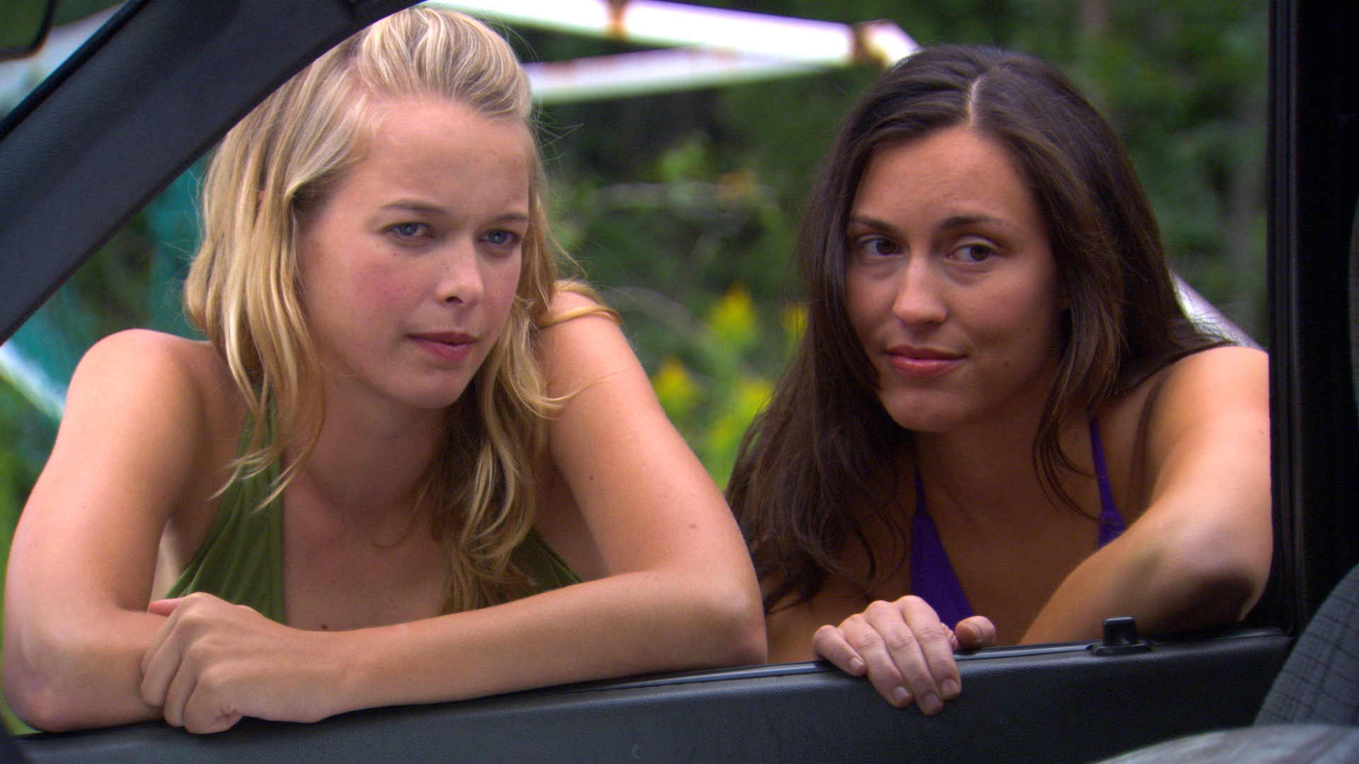 冰上的比基尼女孩剧照的剧照