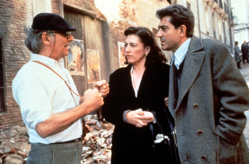 万岁 卡美拉剧照的剧照