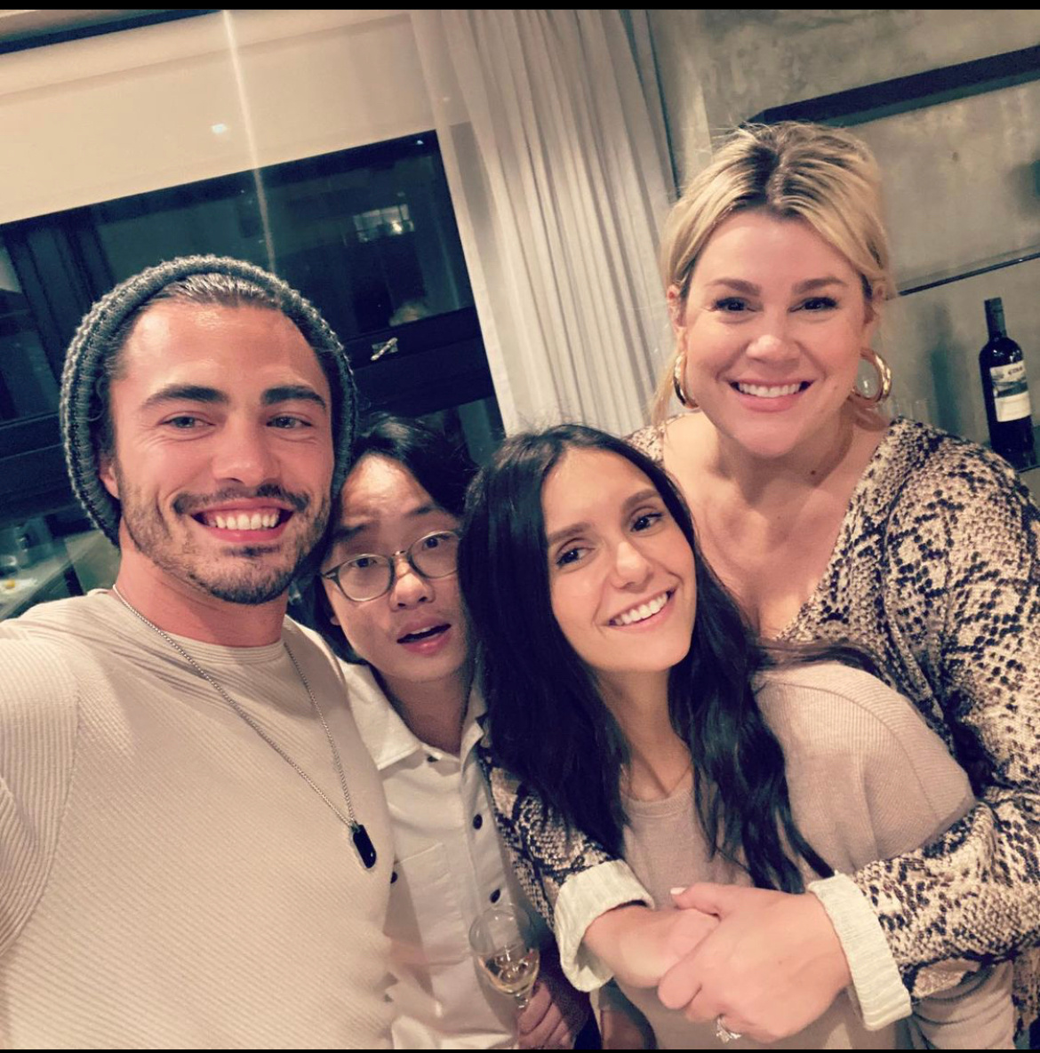 爱很难剧照的剧照