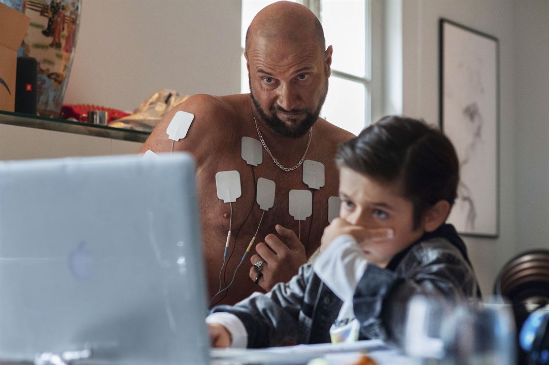 粘在一起的隔离剧照的剧照