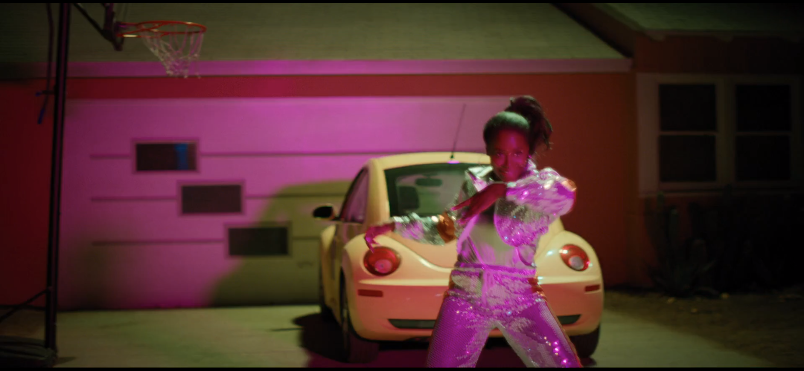 致胜女王剧照的剧照