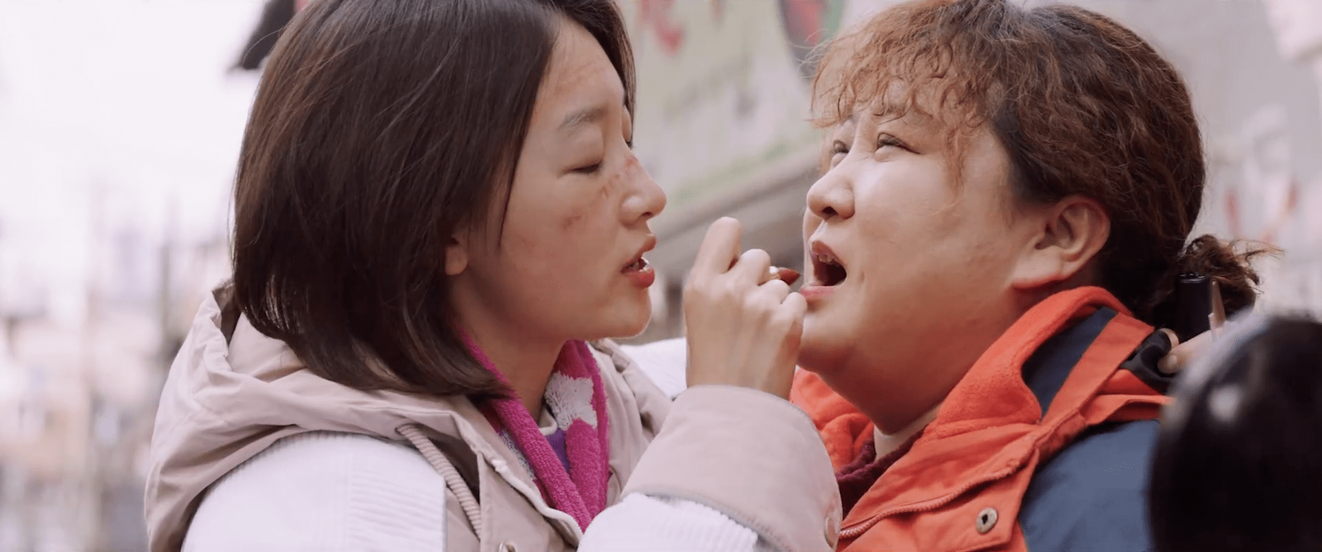 穿过寒冬拥抱你剧照的剧照