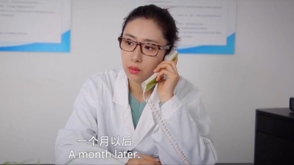 屋内有人剧照的剧照