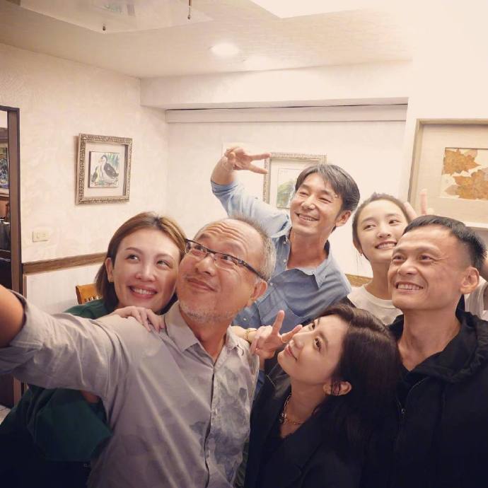 瀑布剧照的剧照