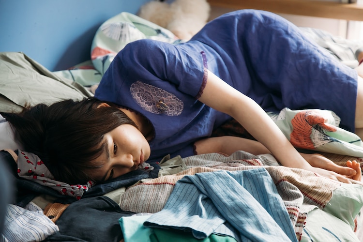 透视画男孩与全景画女孩剧照的剧照