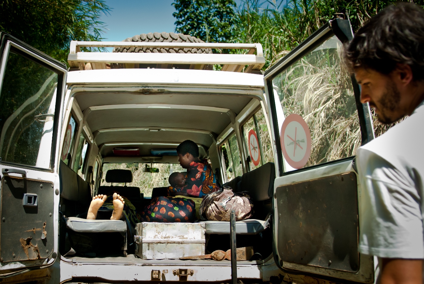 深入危城剧照的剧照