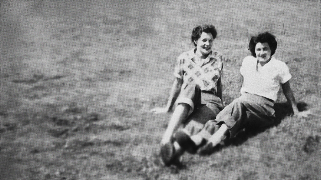 隐秘的爱剧照的剧照