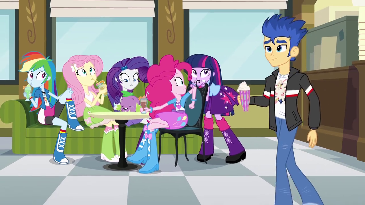 彩虹小马：小马国女孩剧照的剧照