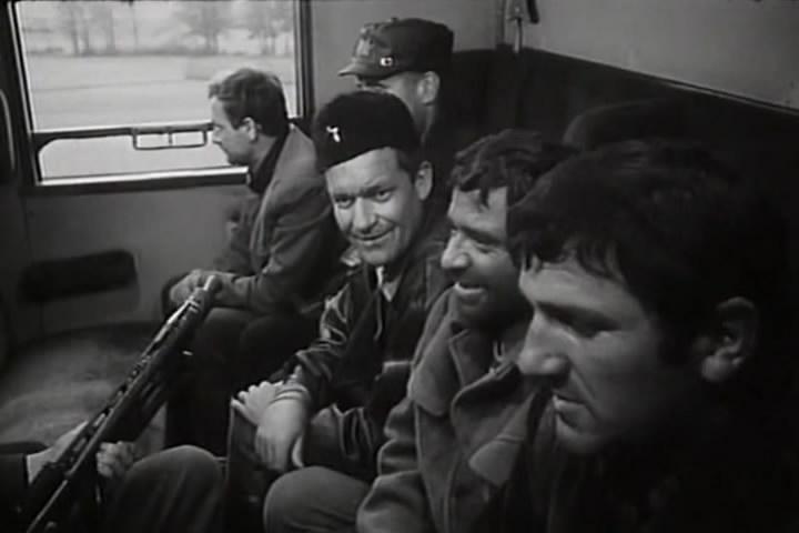 夜袭机场剧照的剧照