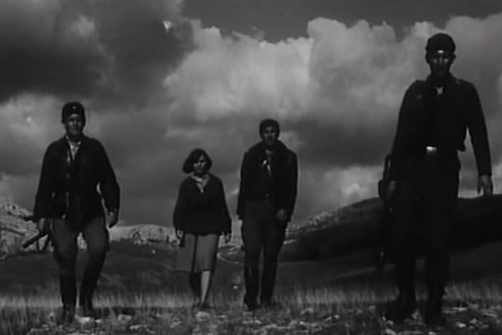 夜袭机场剧照的剧照