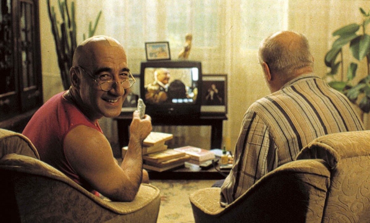 尼基与弗洛剧照的剧照