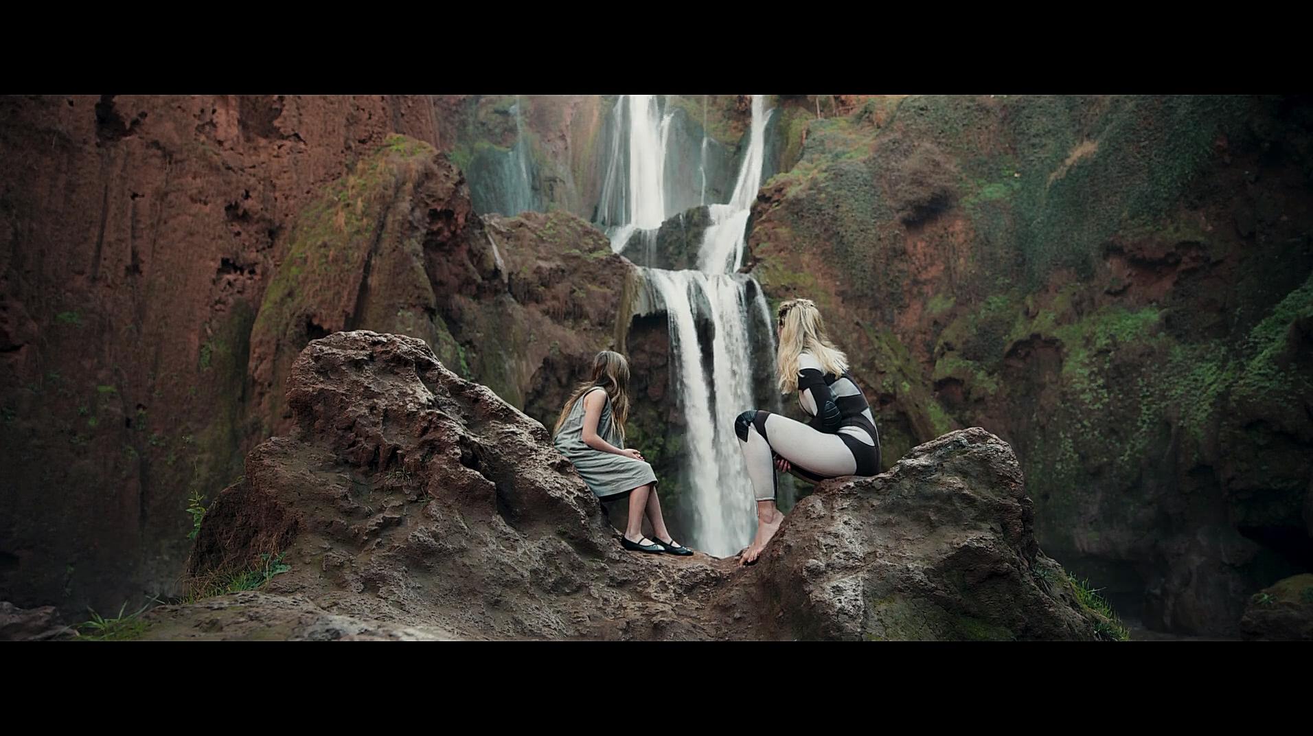 蜿蜒剧照的剧照