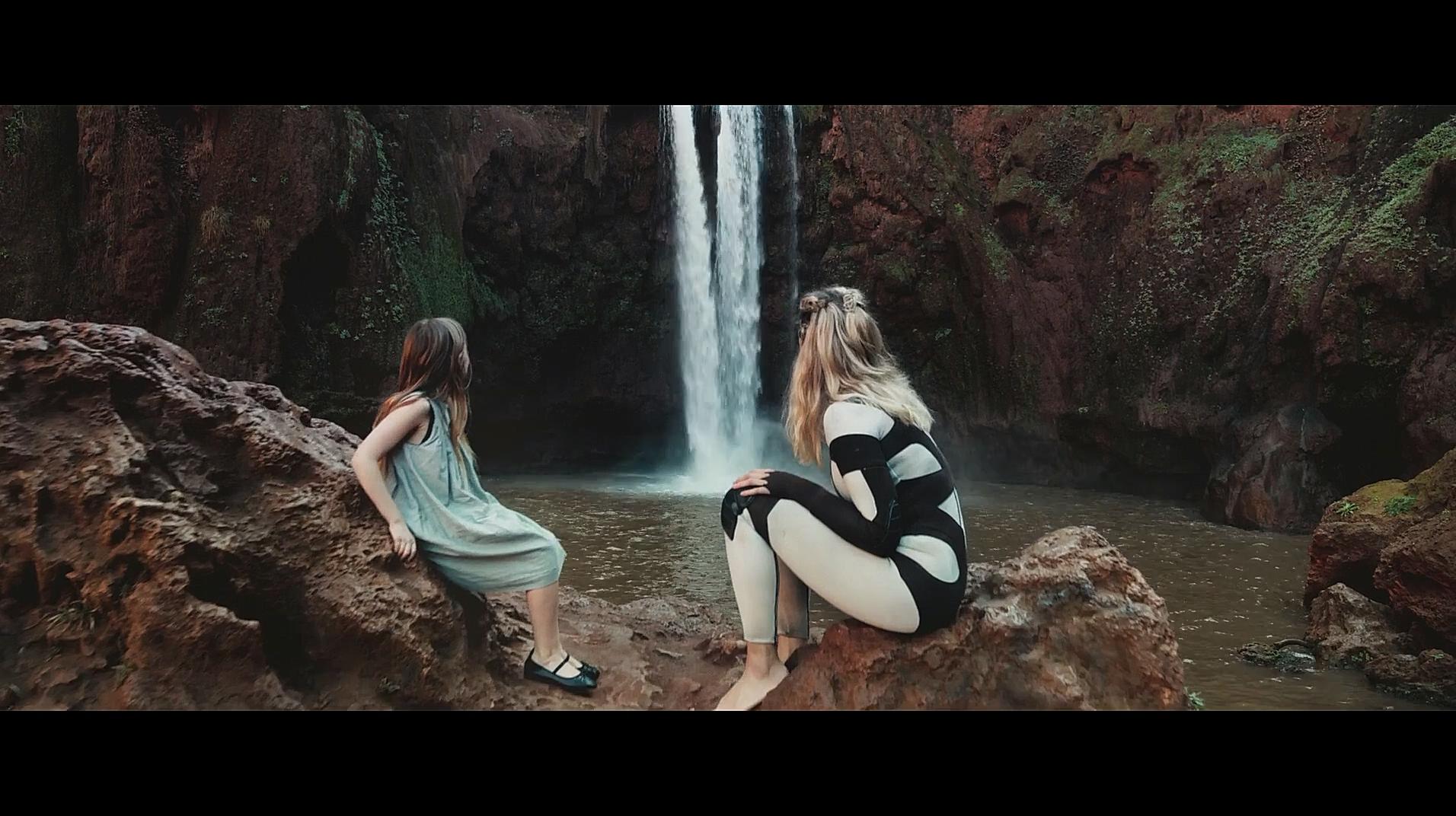 蜿蜒剧照的剧照