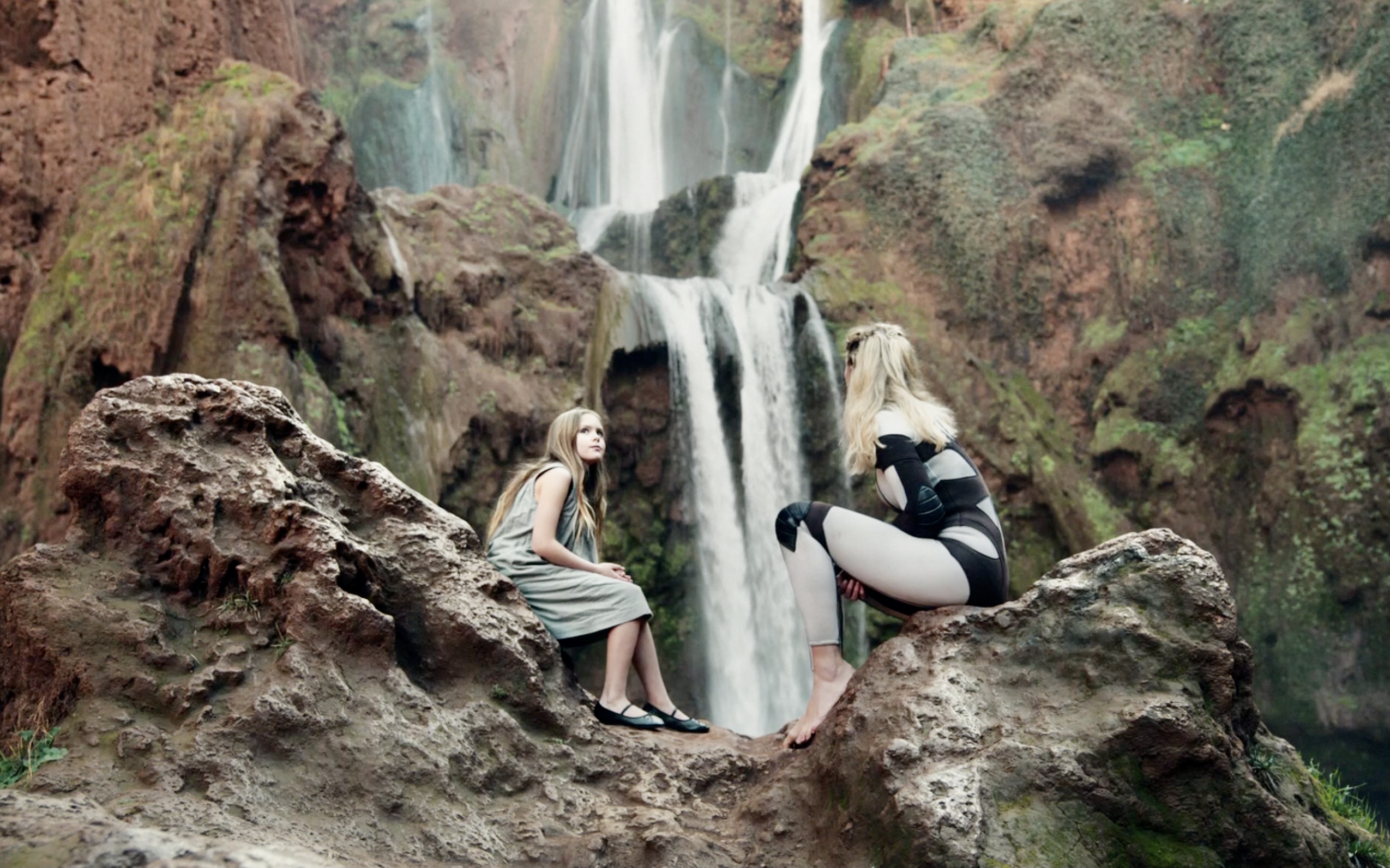 蜿蜒剧照的剧照