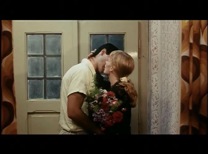 施耐德夫人的悲伤剧照的剧照