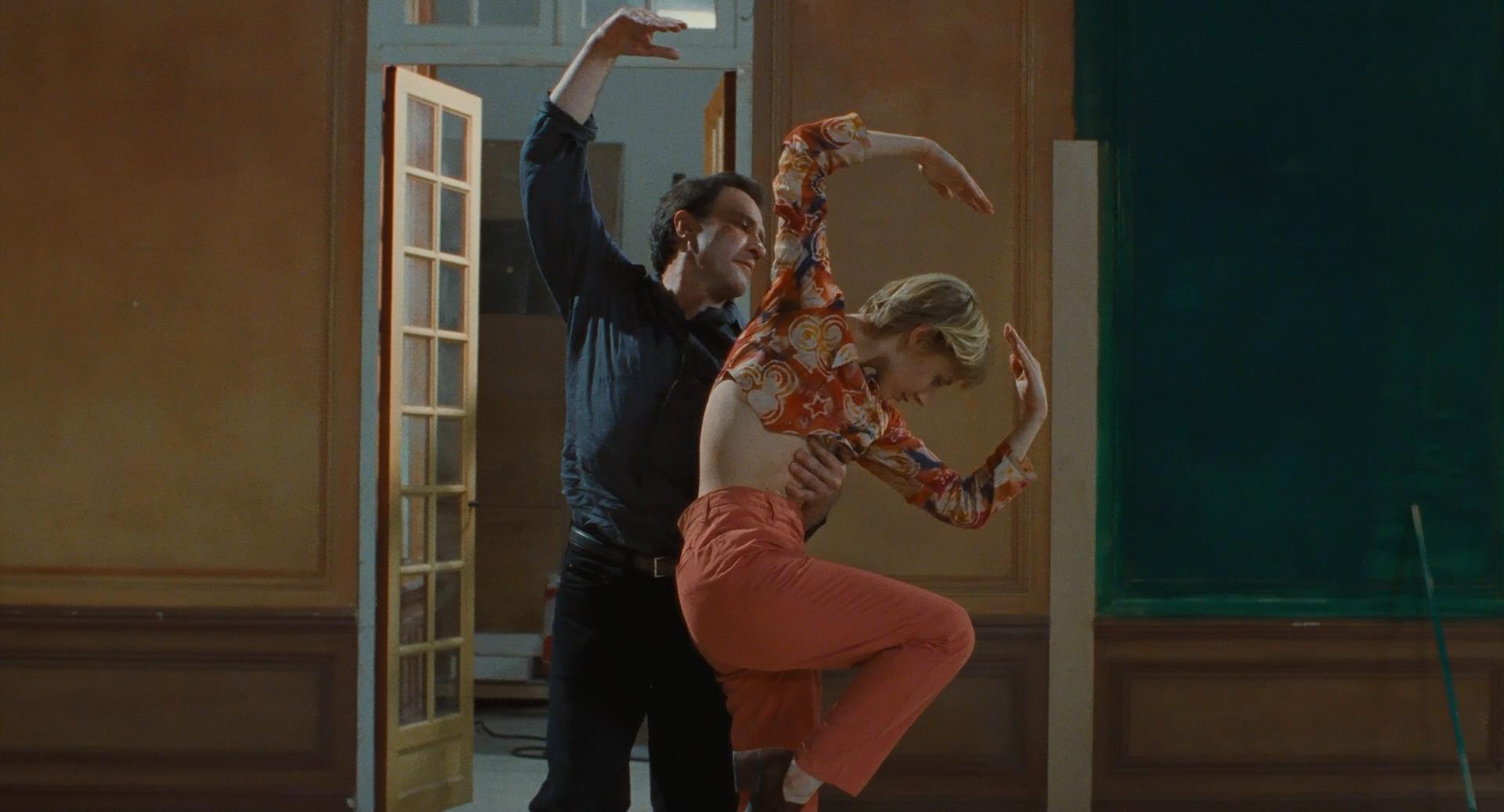 高、低与脆弱之间剧照的剧照