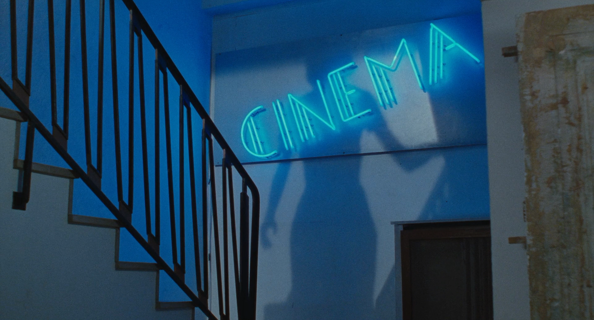 高、低与脆弱之间剧照的剧照