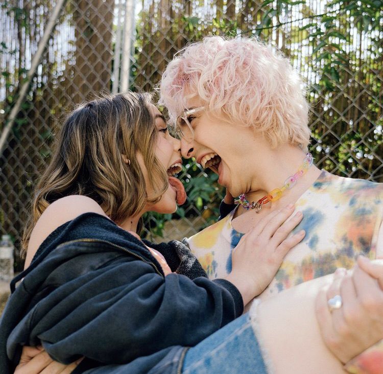 隔窗恋爱剧照的剧照